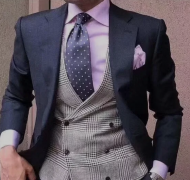 定制西装与肩型密切相关